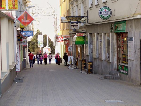 Krupska brana obchody.jpg