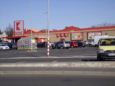 Kaufland Teplice parkoviste.jpg