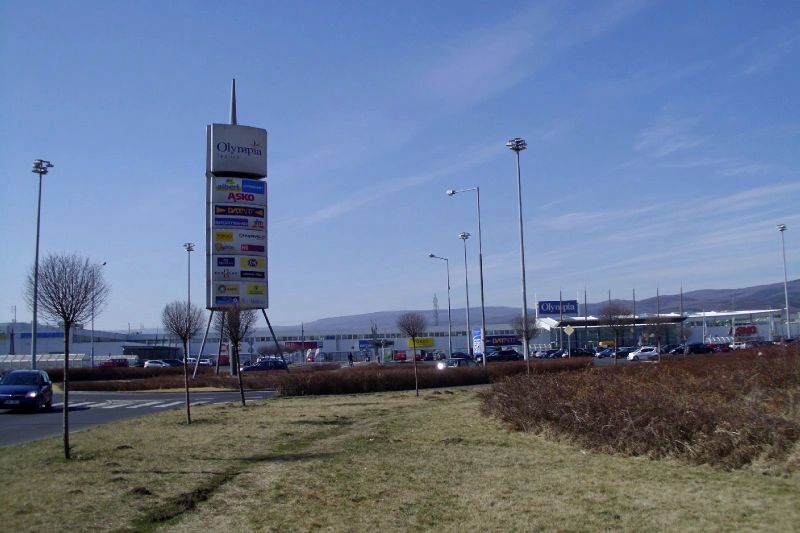 Soubor:OC Olympia prijezd.jpg