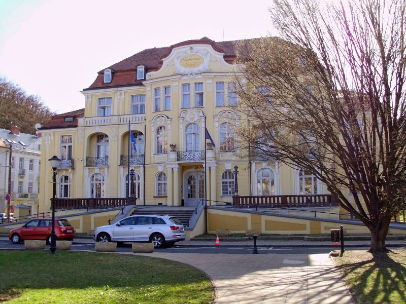 Soubor:Kamenne lazne Teplice.jpg