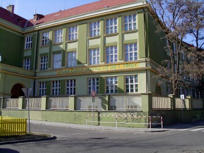 ZS Metelkovo namesti Teplice detail.jpg